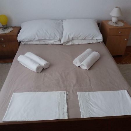 Apartman Nona ปอฟเลียนา ภายนอก รูปภาพ