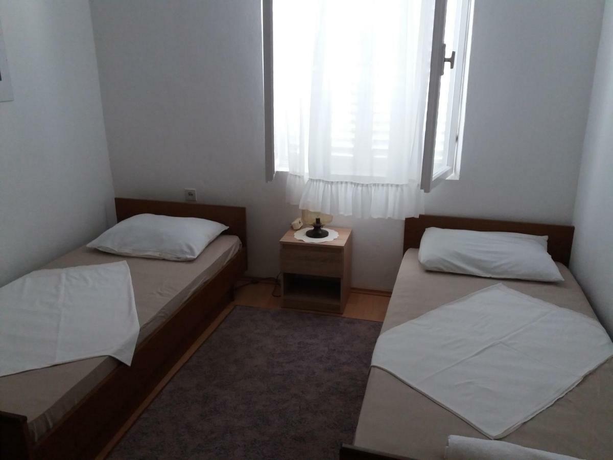 Apartman Nona ปอฟเลียนา ภายนอก รูปภาพ