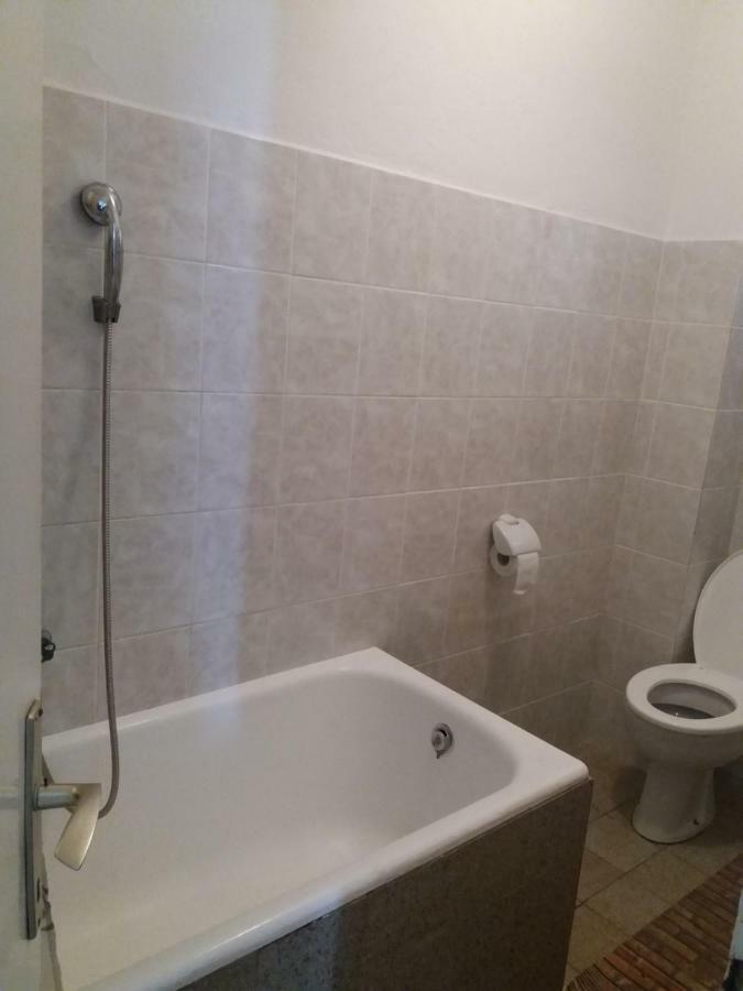 Apartman Nona ปอฟเลียนา ภายนอก รูปภาพ