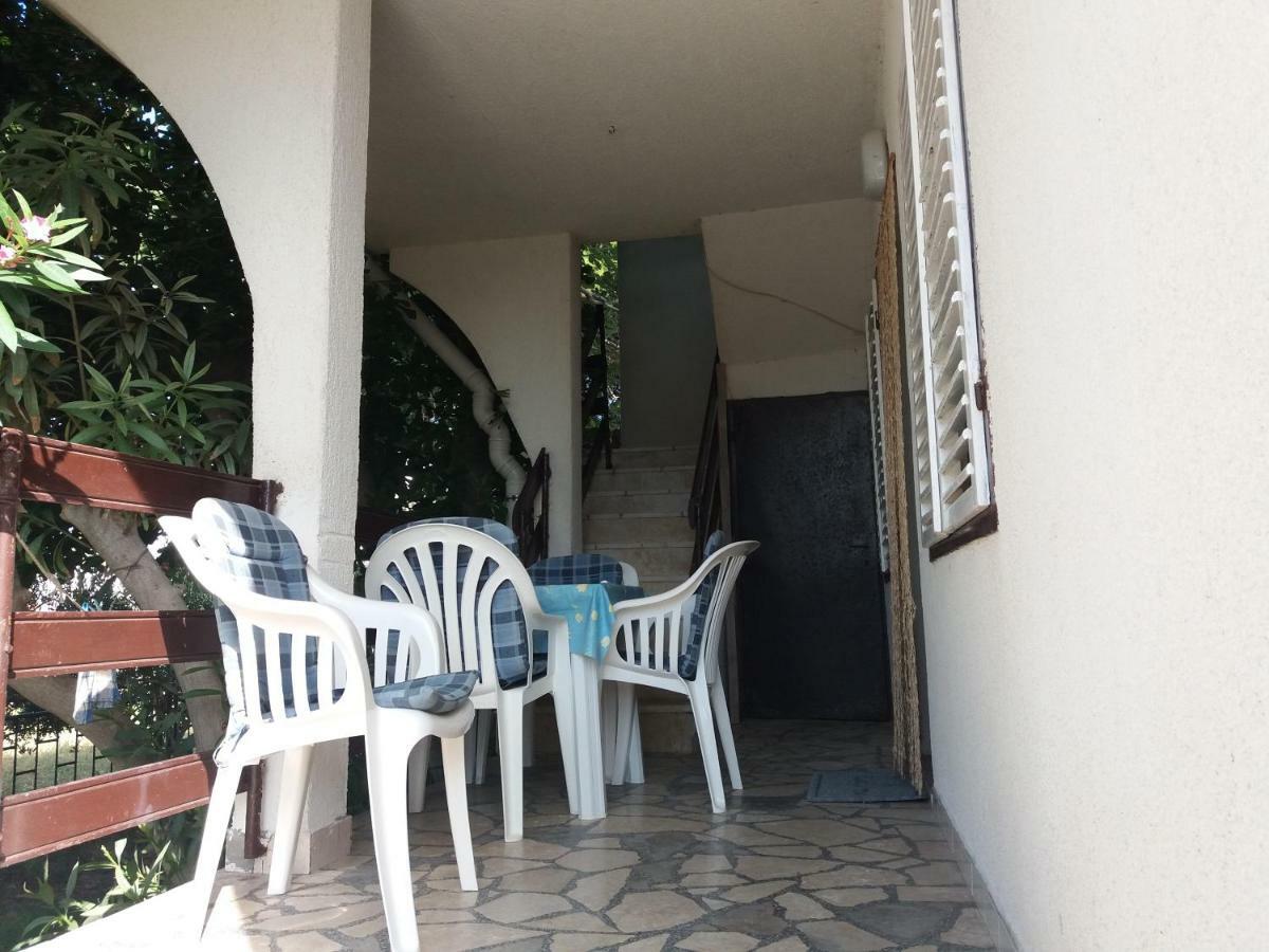 Apartman Nona ปอฟเลียนา ภายนอก รูปภาพ