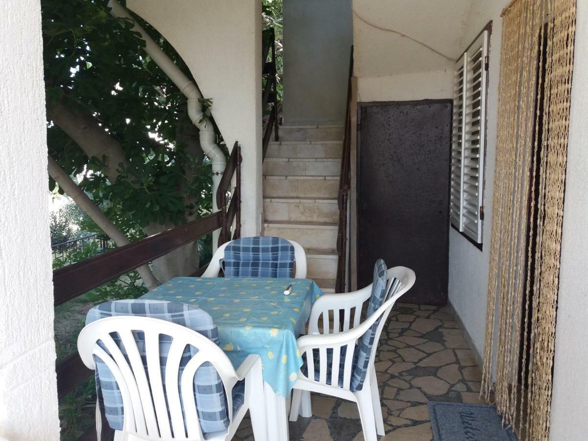 Apartman Nona ปอฟเลียนา ภายนอก รูปภาพ